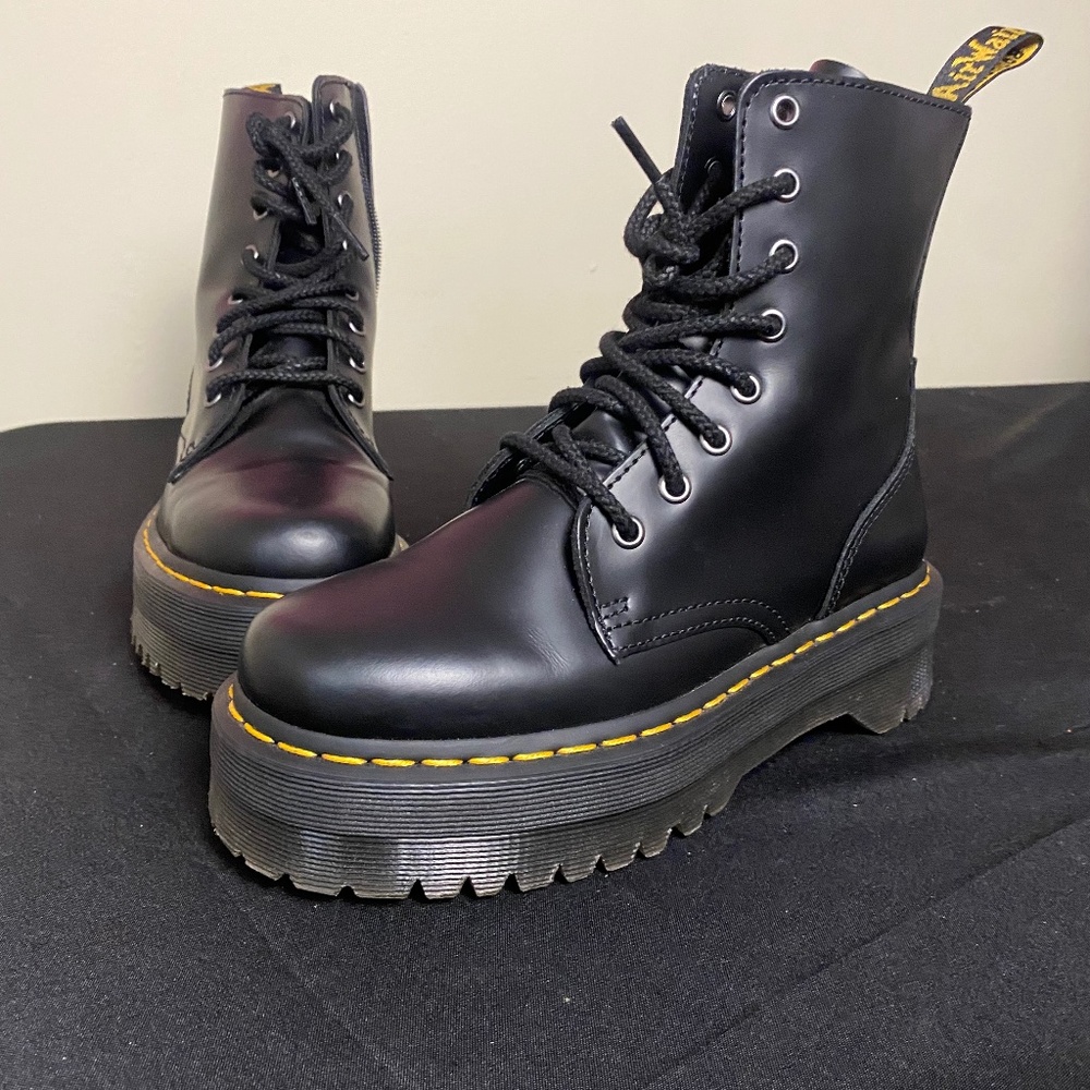 Dr. Martins new! Jadon boot size 6USM 7womens